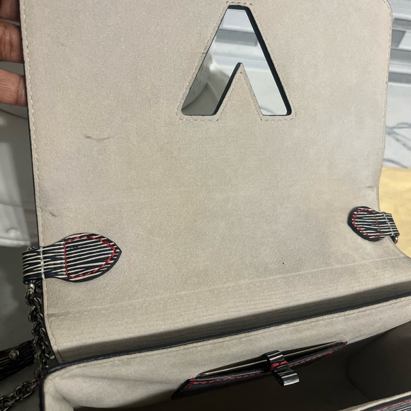 Louis Vuitton Navy & White Epi MM Twist Chain Shoulder/Crossbody Bag - Picture 7 of 10